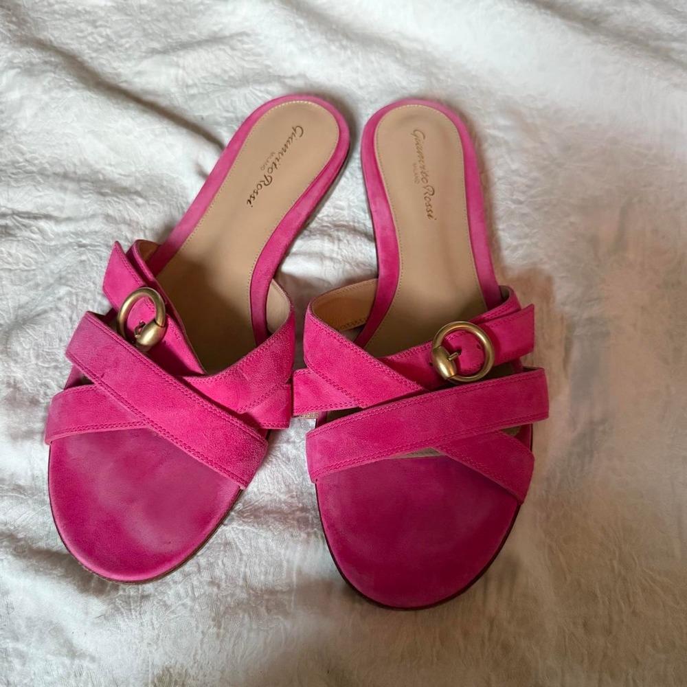 Gianvito Rossi pink suede flat sandals with a gold buckle detail